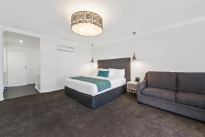 Quality Resort Siesta,Lavington>>Albury,5 star