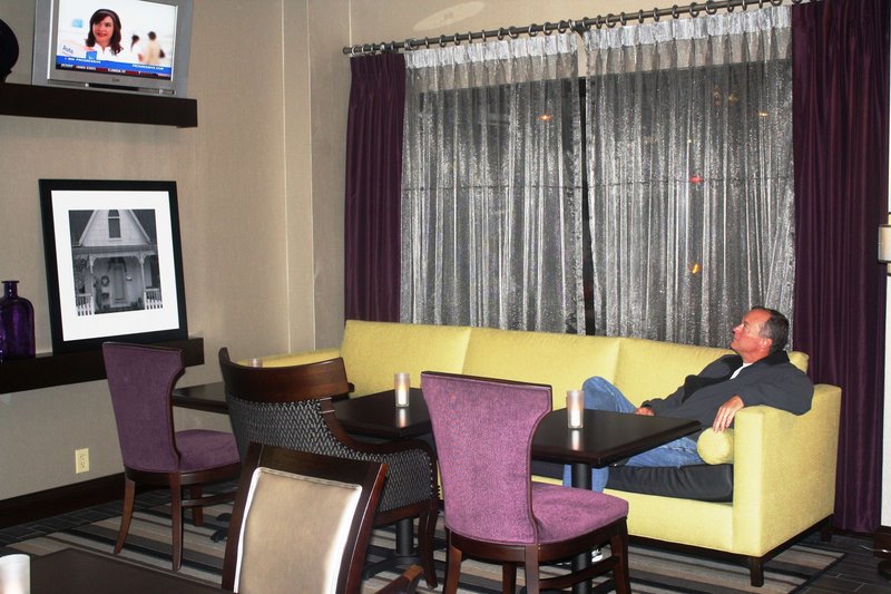 hampton inn knoxville airport