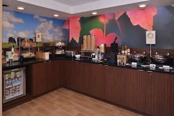 fairfield inn marriott rochester airport