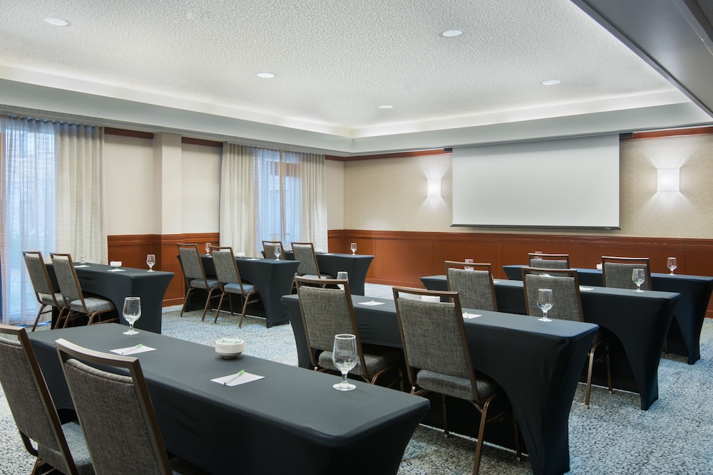 courtyard by marriott springfield airport