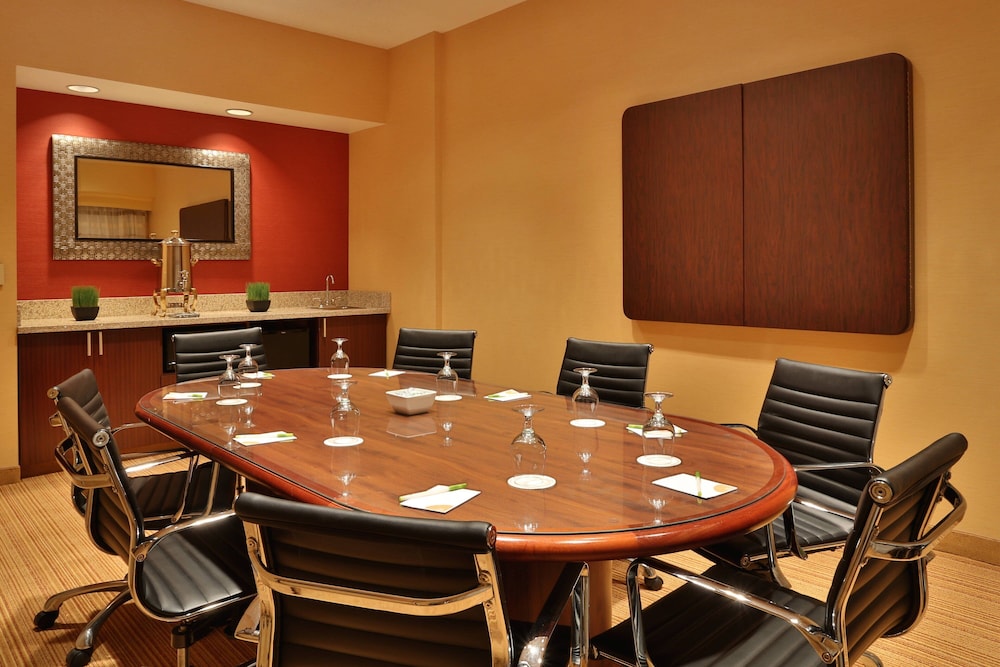 courtyard by marriott springfield airport