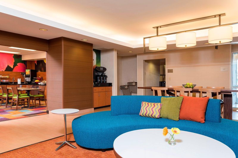fairfield inn and suites by marriott bloomington