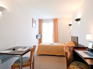 Adagio Access La Defense Place Charras,Hauts-De-Seine>>Courbevoie,3 star