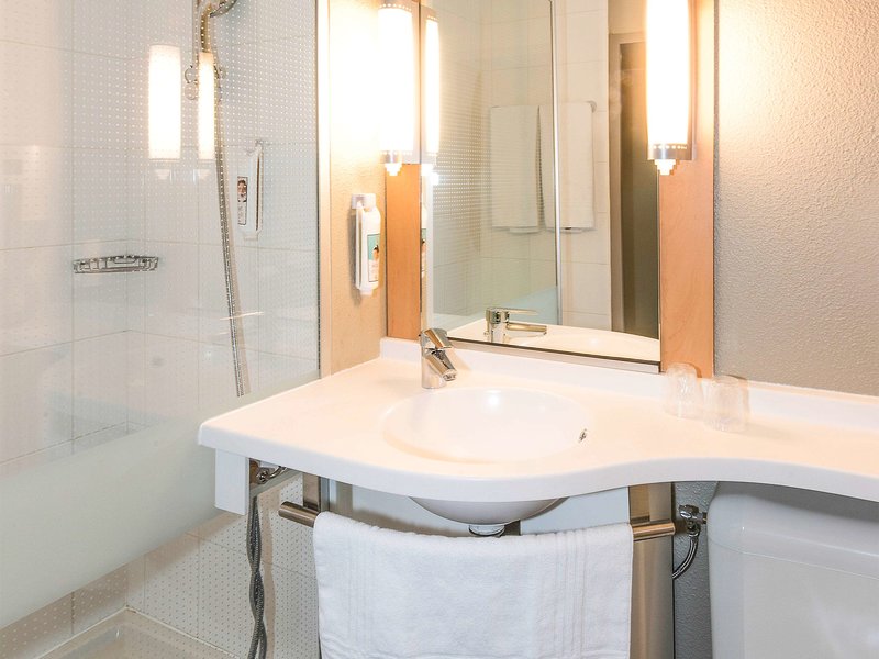 ibis nanterre la defense