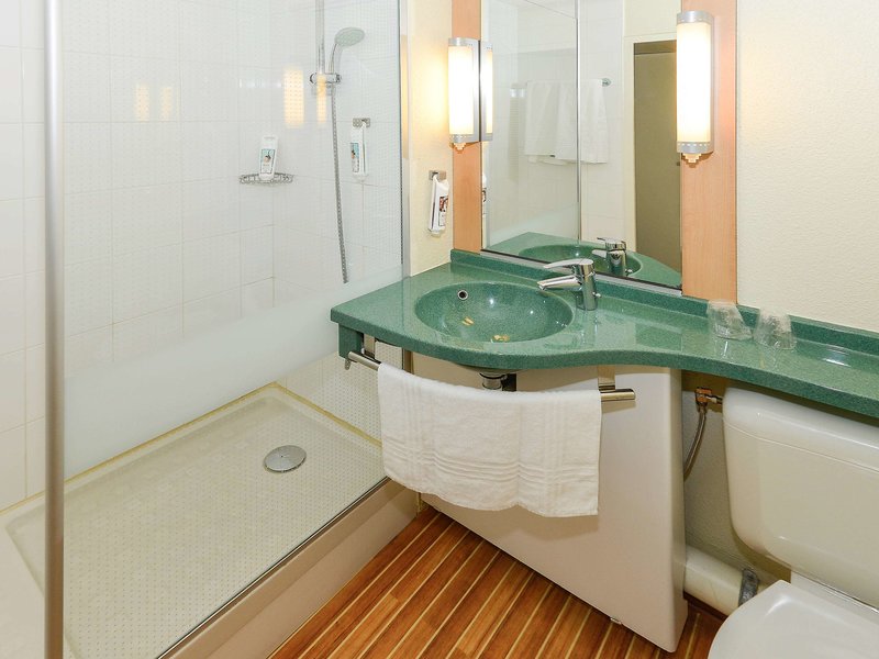 ibis nanterre la defense