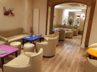 Hotel Champerret Elysees,Batignolles>>Arc De Triomphe,3 star