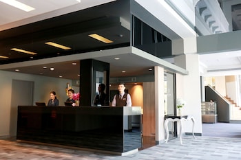 louis tavern hotel don muang