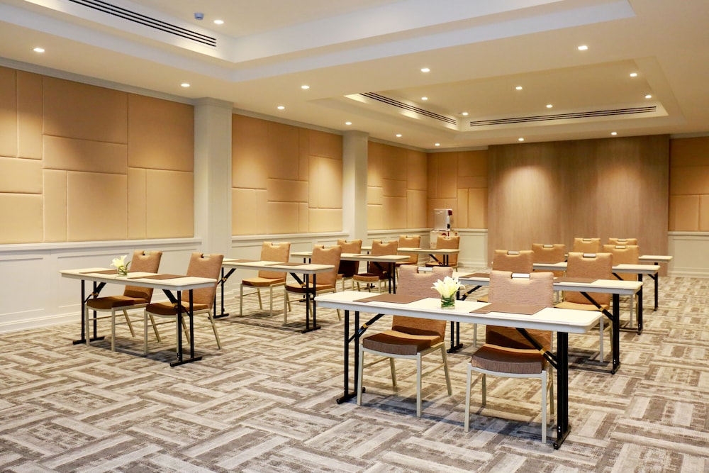 louis tavern hotel don muang