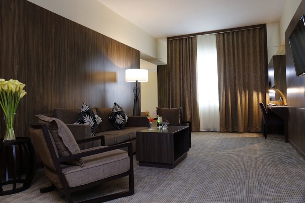 louis tavern hotel don muang