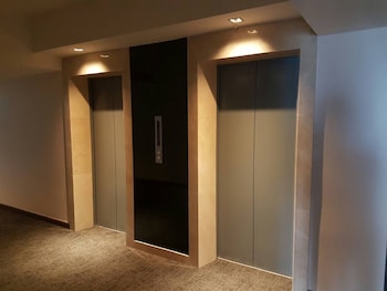 louis tavern hotel don muang