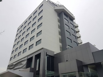 louis tavern hotel don muang