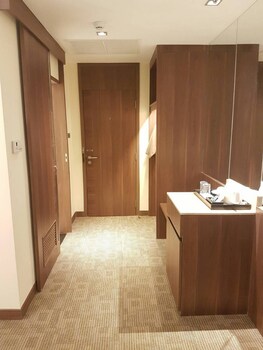 louis tavern hotel don muang