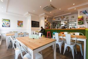 smart hyde park view hostel