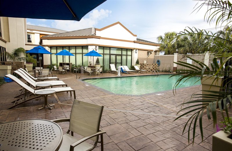 holiday inn express and suites new orleans airport