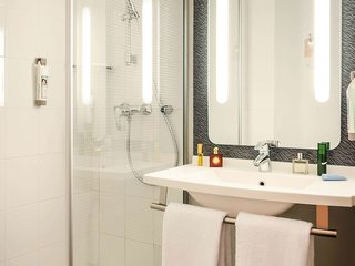 ibis paris 17 clichy batignolles