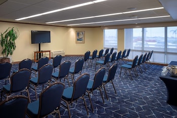 bay club hotel and marina