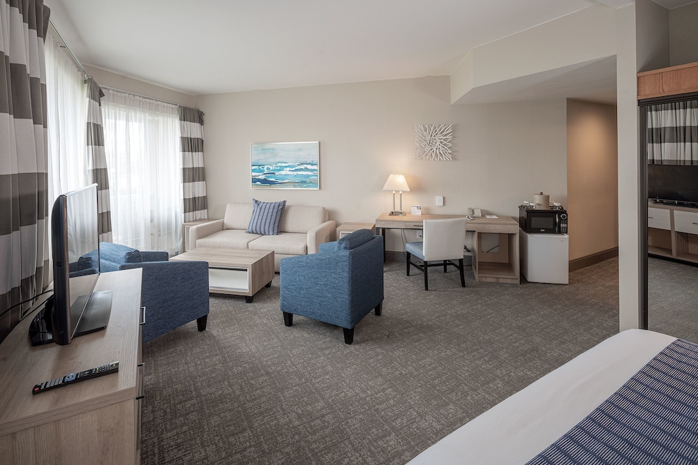 bay club hotel and marina