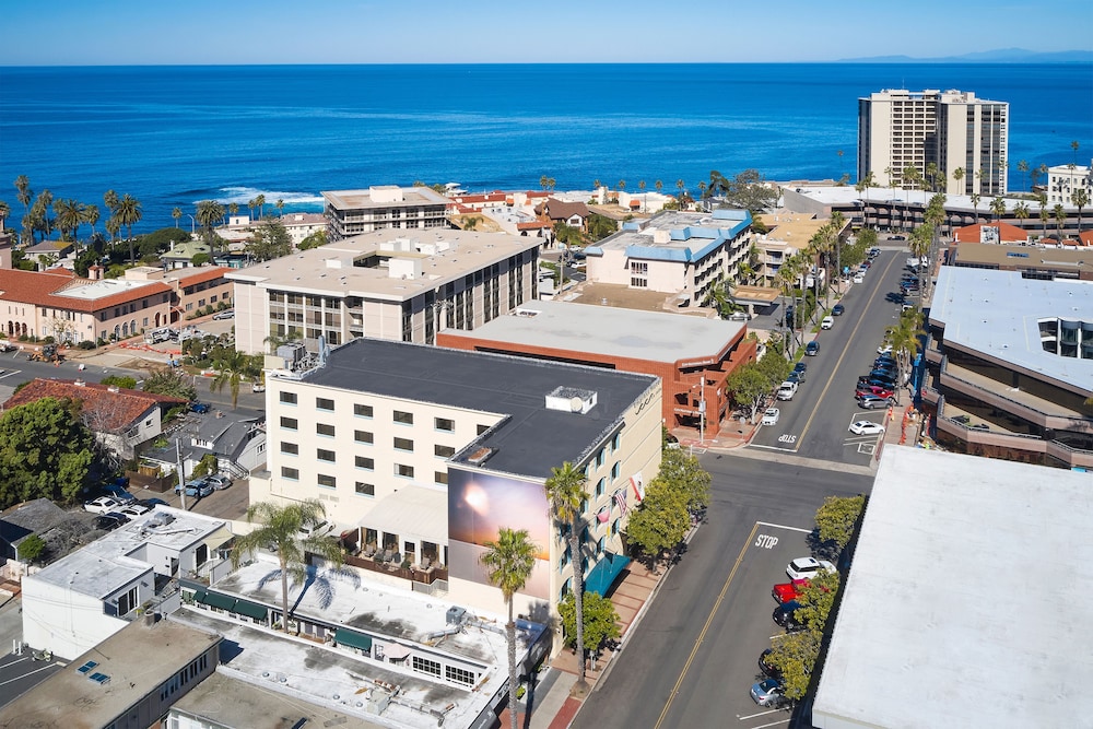 empress hotel of la jolla