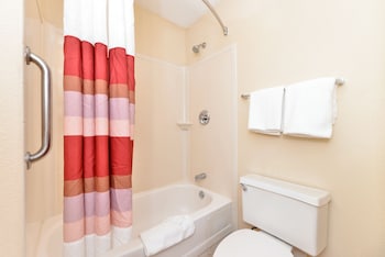 red roof inn plus secaucus meadowlands nyc