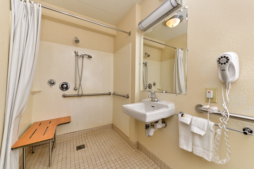 red roof inn plus secaucus meadowlands nyc