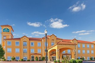 La Quinta Inn & Suites Quail Springs,Near Quail Springs Mall,3 star