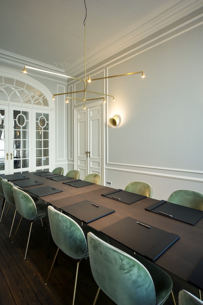 hotel de orangerie by cw hotel collection