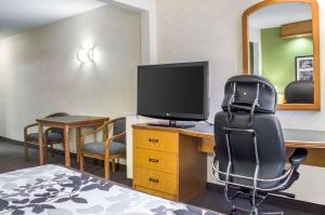 sleep inn and suites bensalem