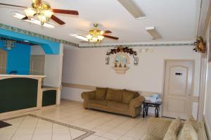 Texas Inn And Suites City Center At University Dr.,Hidalgo>>Edinburg,2 star