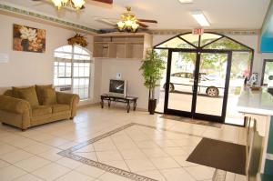 Texas Inn And Suites City Center At University Dr.,Hidalgo>>Edinburg,2 star