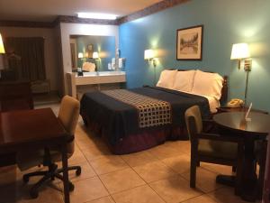 Texas Inn And Suites City Center At University Dr.,Hidalgo>>Edinburg,2 star