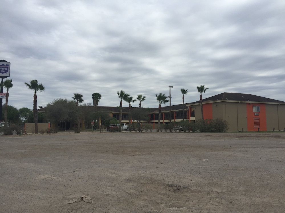 texas inn and suites city center at university dr