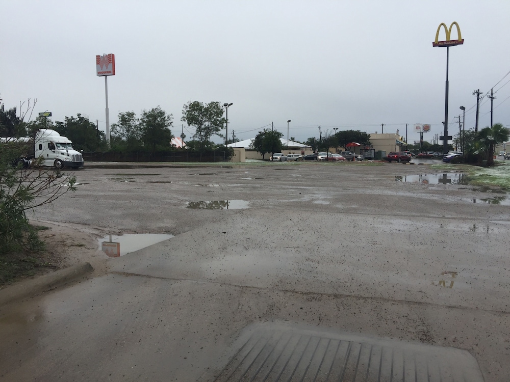 texas inn and suites city center at university dr