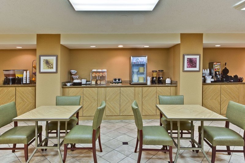 la quinta inn by wyndham tampa near busch gardens