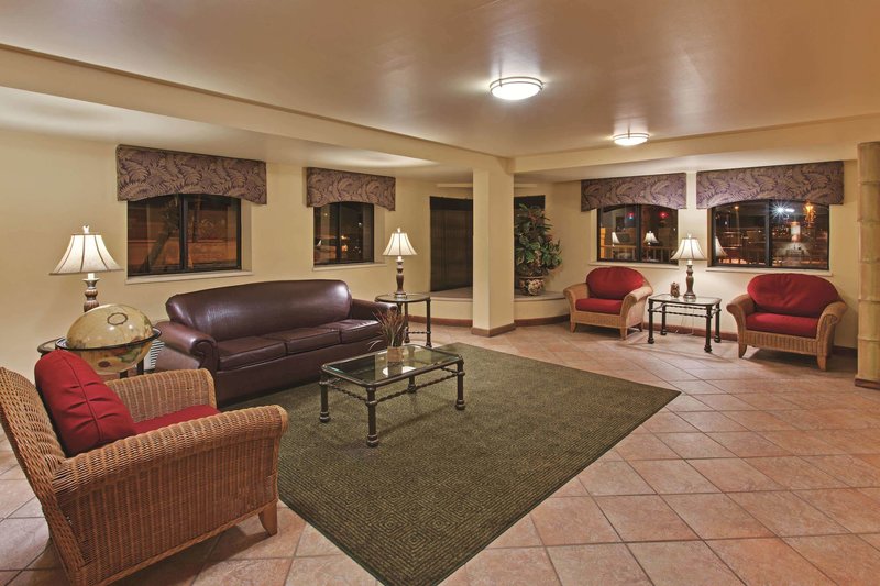 la quinta inn by wyndham tampa near busch gardens