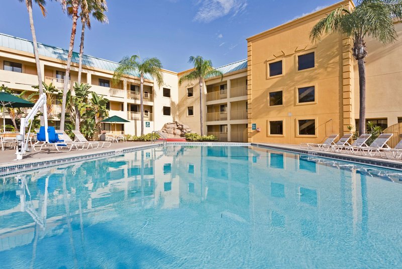 la quinta inn by wyndham tampa near busch gardens
