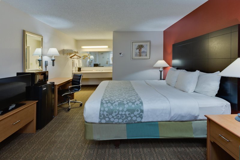 la quinta inn by wyndham tampa near busch gardens