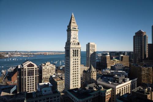 marriott vacation club pulse at custom house boston