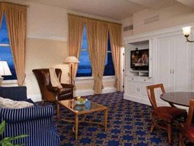 marriott vacation club pulse at custom house boston