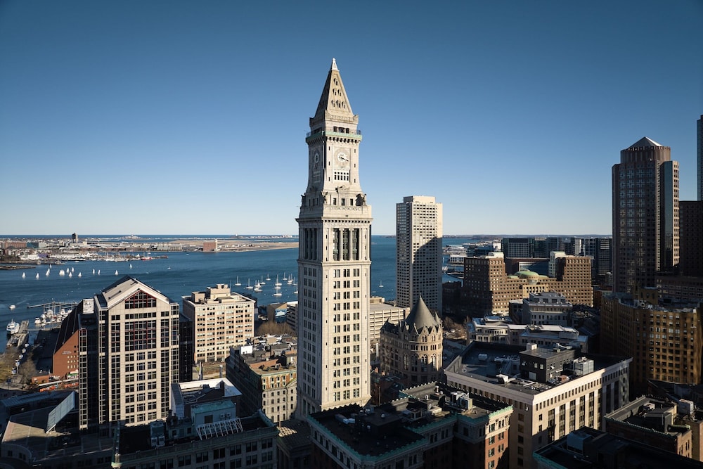 marriott vacation club pulse at custom house boston