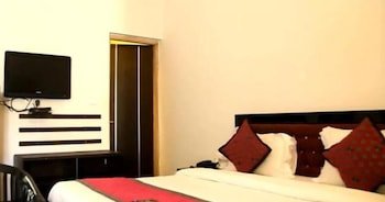 Dera Kumbhalgarh,,4 star