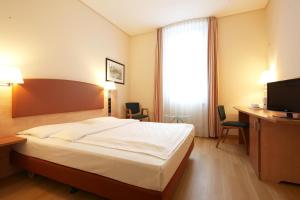 Intercityhotel Berlin Ostbahnhof,Eichwalde>>Berlin,3 star