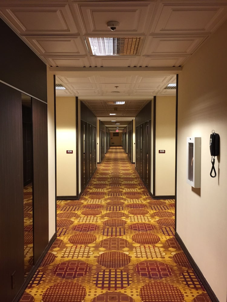 la crystal hotel los angeles area