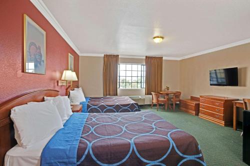 super 8 by wyndham hollywood la area