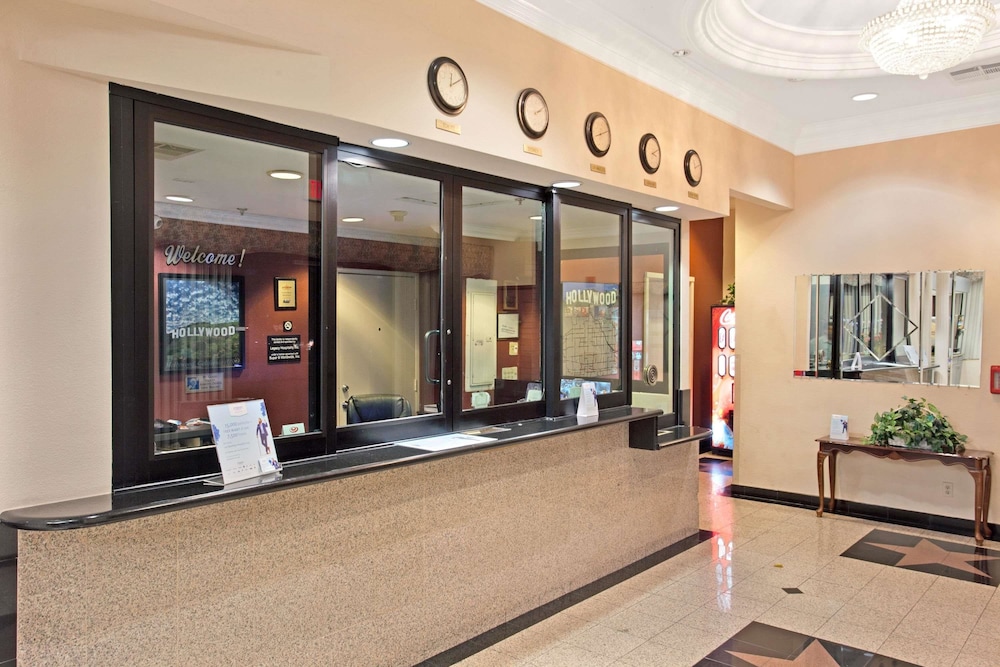 super 8 by wyndham hollywood la area