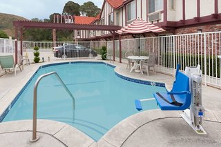 super 8 by wyndham santa clarita valencia
