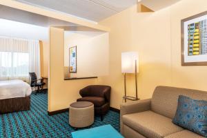 fairfield inn and suites by marriott nashville at opryland
