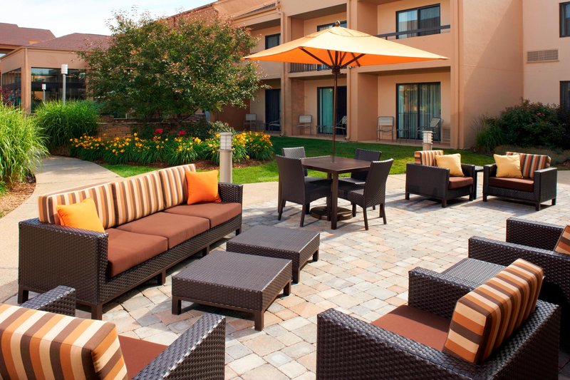 courtyard by marriott rockford