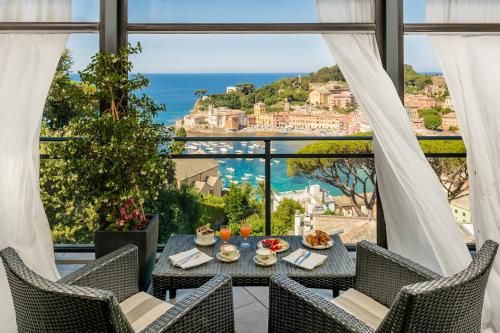 hotel vis a vis