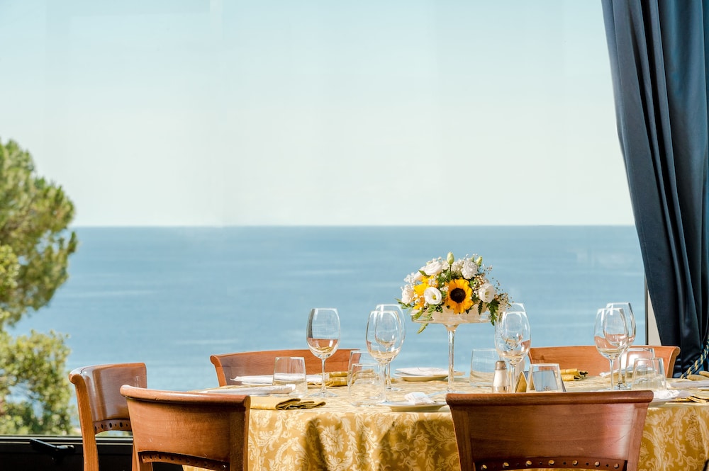 hotel vis a vis