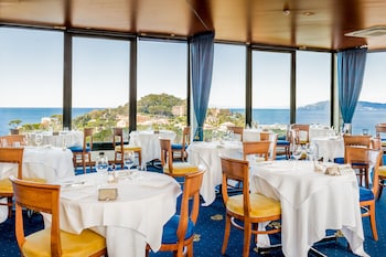 hotel vis a vis